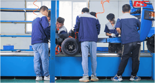 Tricycle production line with multi-line assembly stations
